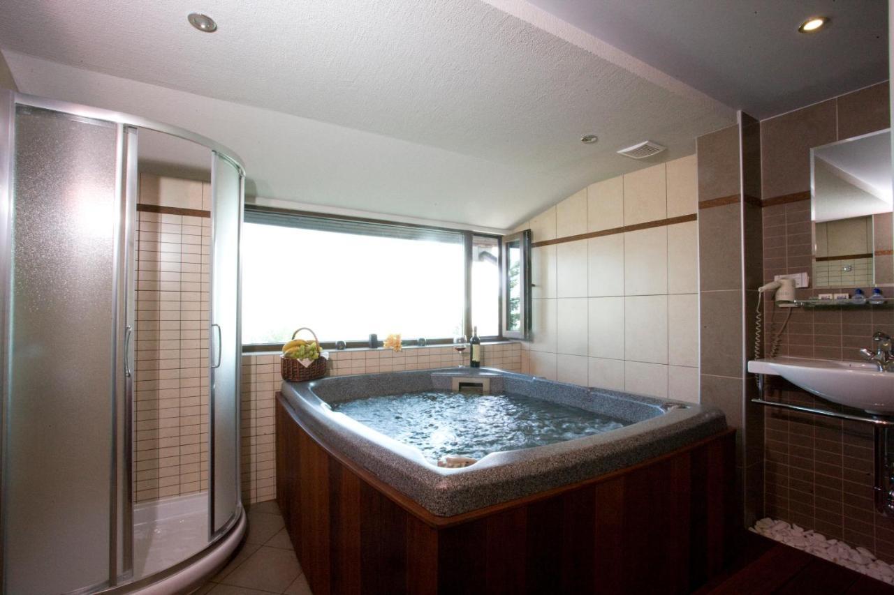 Edi Hotel Sofia Bagian luar foto