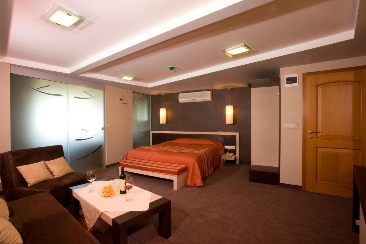 Edi Hotel Sofia Bagian luar foto