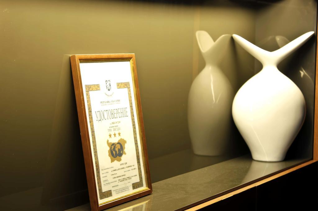 Edi Hotel Sofia Bagian luar foto